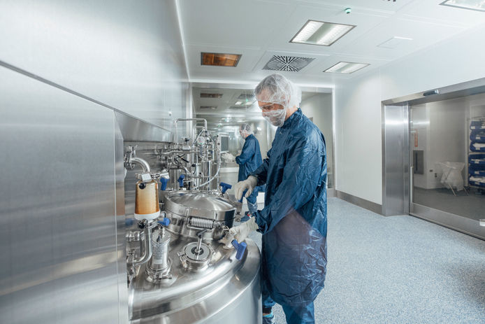 Operator in pharmaceutical manufacturing